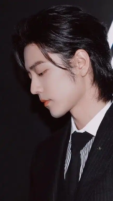 肖战##肖战黑西装十五宫格