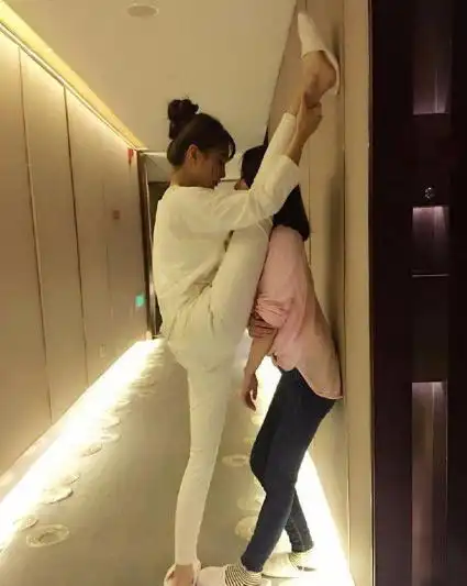 劈叉最美的几位女明星,迪丽热巴第4,景甜第3,第一名尽显优雅!