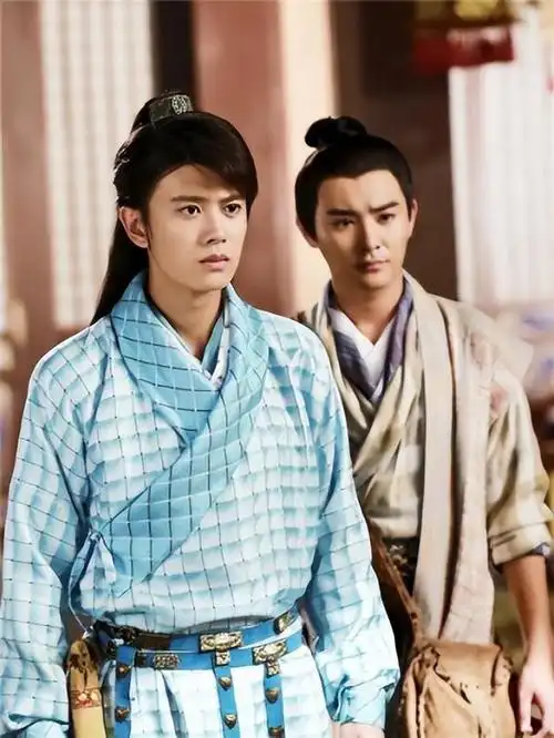 任嘉伦媳妇聂欢丈夫成名背后有辛酸在家做全职太太也幸福了吧