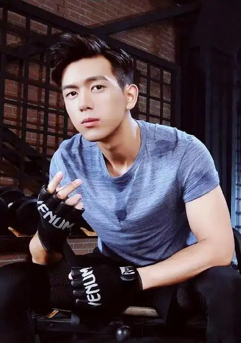 90后男明星谁最火(这6位90后男明星肯定会火)(6)