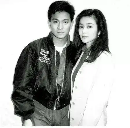 51岁的周慧敏依然少女这些女神老了也完爆网红脸