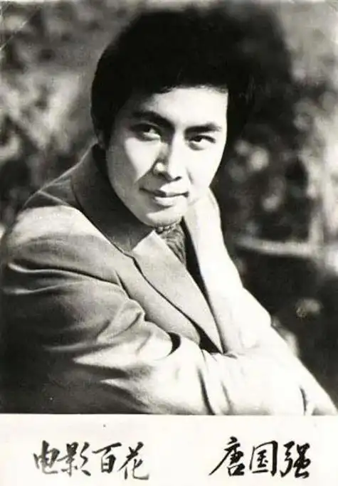 回顾一级演员唐国强妻子去世后转身娶小12岁女演员如今怎样了