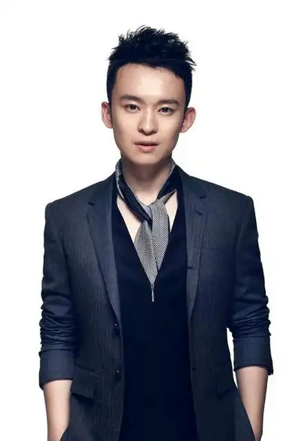 90后董子健加盟笔仙32013年获称新人王