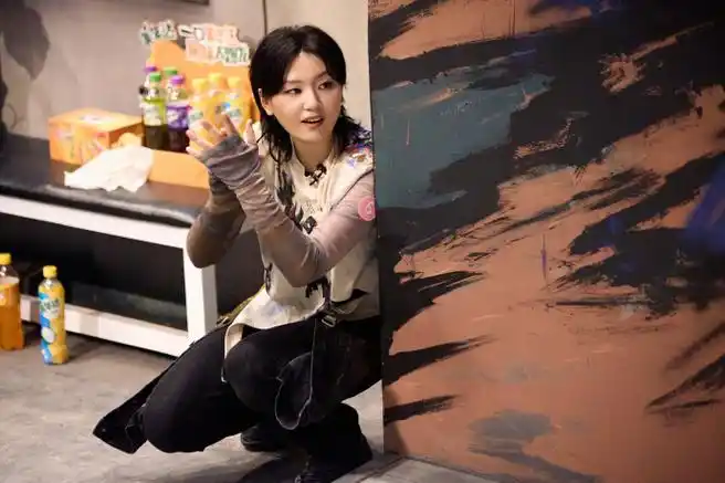 【#密室大逃脱真正的朋友#(上)高清剧照之@周笔畅】智勇双a的笔笔回来