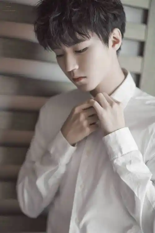 明星超a的撩人神图#不能有人错过王俊凯这组图!