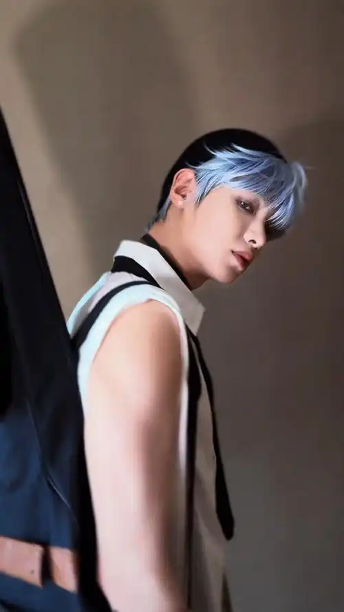 不修神仙超话#黄明昊#    黄明昊     douyin截图      72    二改