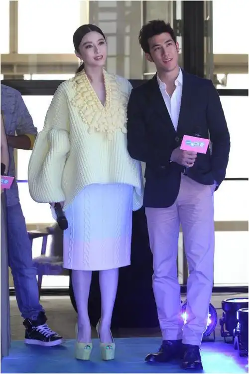 而中马混血的李治廷竟然和范冰冰传过绯闻,已经36岁的李治廷很有男人