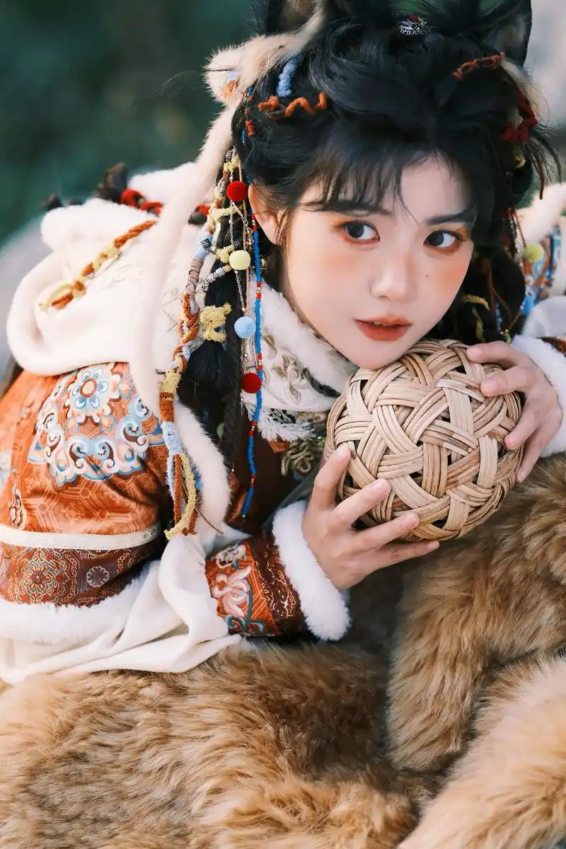 赖美云古风写真:奶里奶气的小狼仔 #赖美云