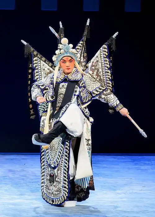 星光璀璨竞梅花│京剧武生唐恺演绎铁血男儿尽显武戏神韵