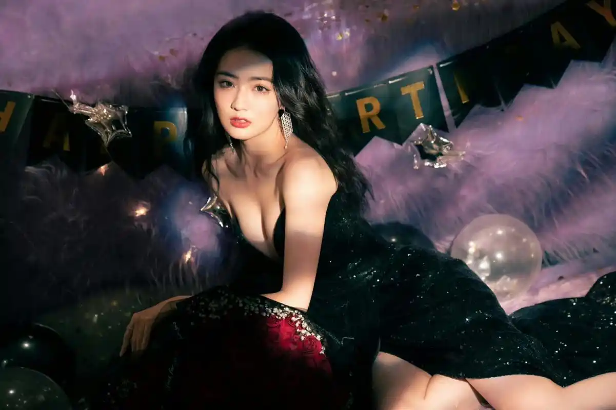 徐璐美照,性感迷人!#养眼美女