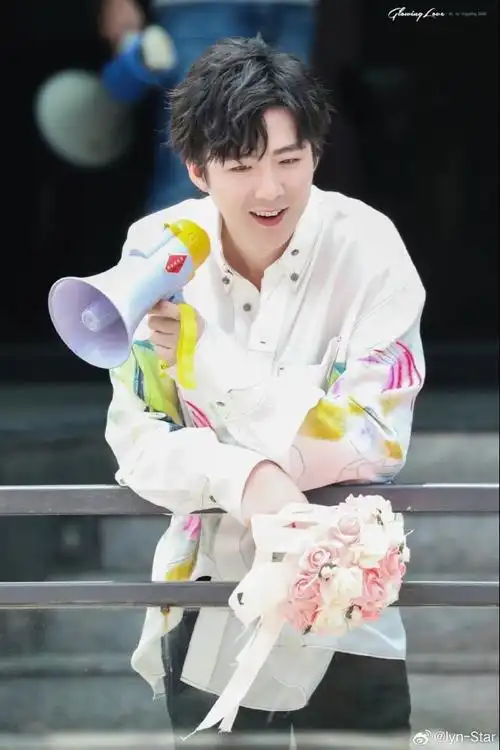 这是一组浪漫的照片@摩登兄弟刘宇宁.#刘宇宁#.刘宇宁.lyn.