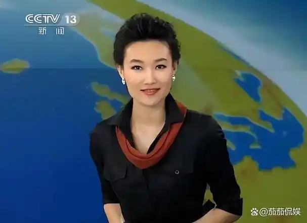 李梓萌新闻联播岗位调整文艺晚会做主持开启职业生涯新篇