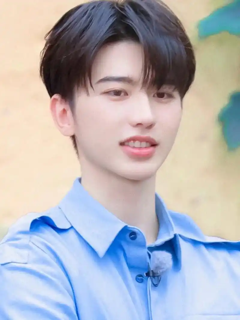 最酷的旋律配最帅的脸#蔡徐坤 #ikun #大奎小葵 - 抖音