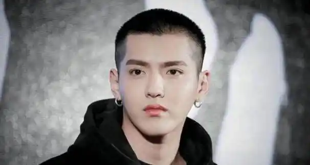 吴亦凡蜡像被穿上囚服?