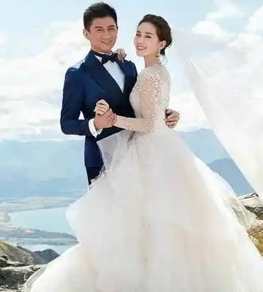 明星婚纱照大起底,戚薇的像拼的,双陈的最甜,最后一对最接地气!