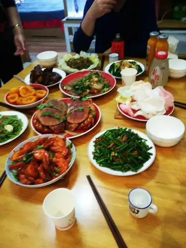 2018年 大年三十晚上晚饭,幸福的春节 我和老伴,过春节来哈尔滨儿子家