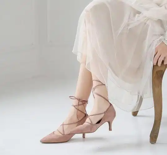 唯美时尚尖头高跟鞋,独特气场