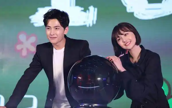 热巴郑爽都跟杨洋宣传新剧,杨洋更喜欢谁态度说明一切