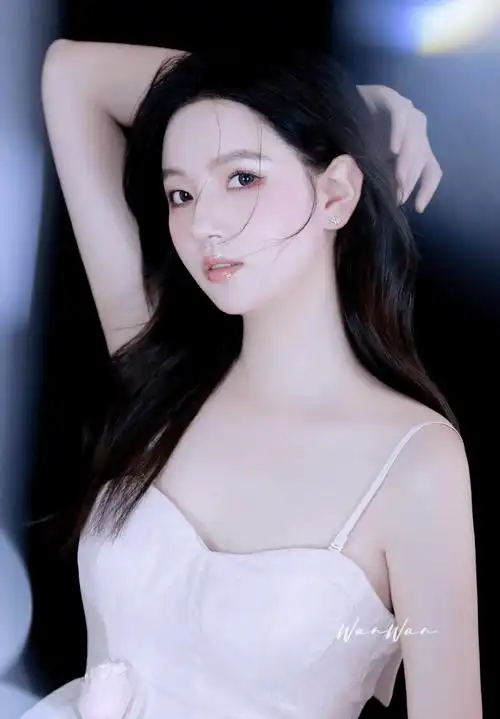 人像写真:白皙肌肤,美如仙女