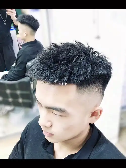 男生短发烫发