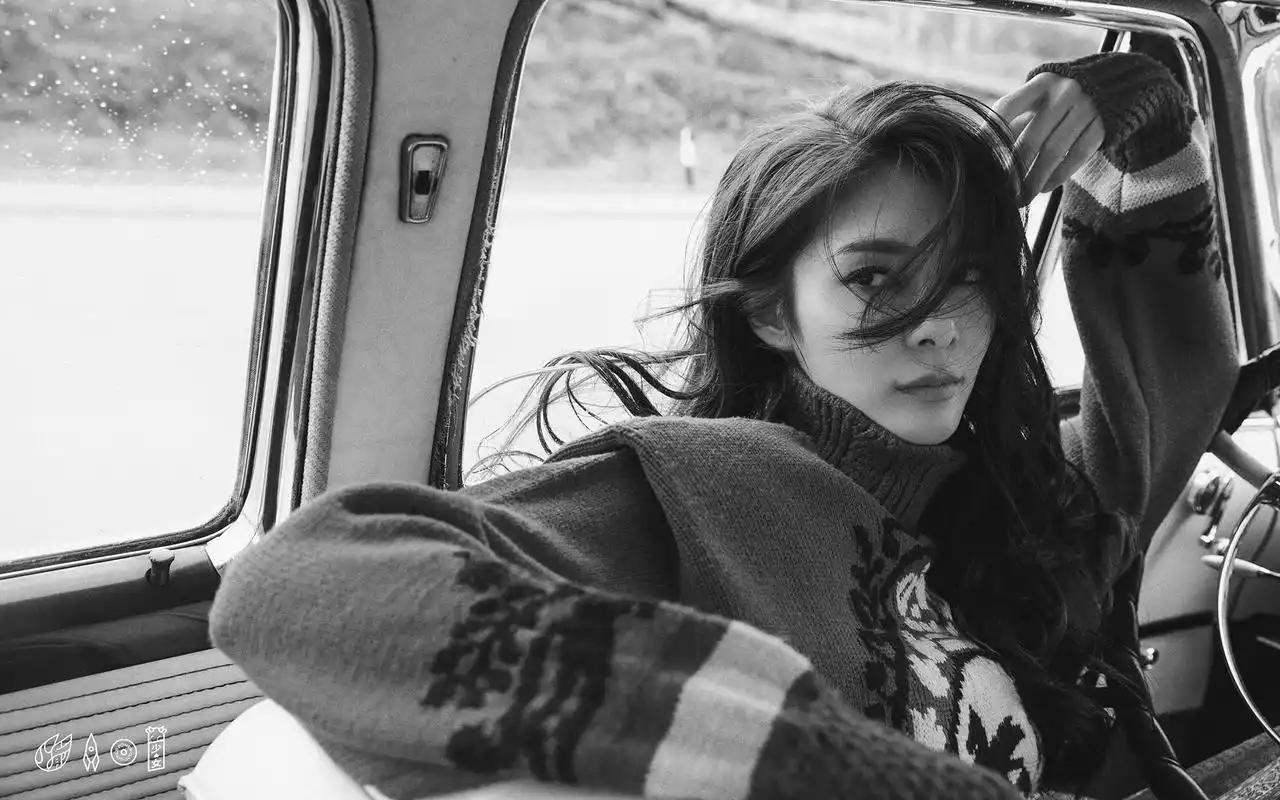 傅菁冷飒性感高清桌面壁纸