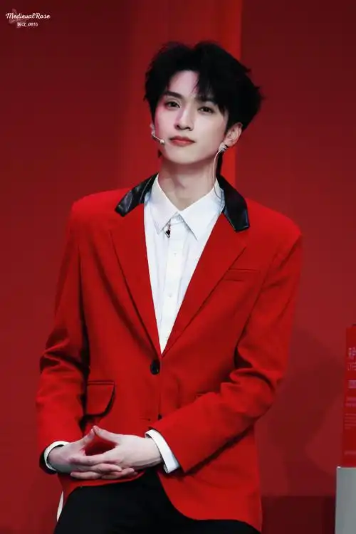 代言活动非常支持0169♀15代言人@时代少年团-严浩翔也很敬业