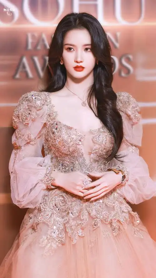 青年演员刘些宁