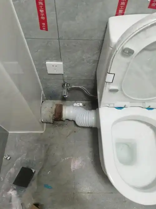 好像好多小仙女没有见过这样的侧排马桶,当然我也是第一次!