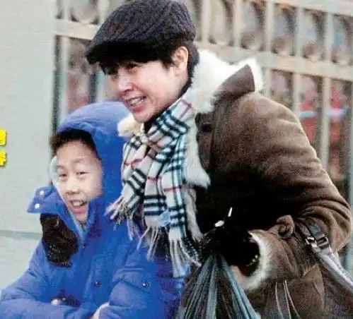 蒋雯丽把外甥女捧红却很少提自己儿子看到照片后难怪不愿公开