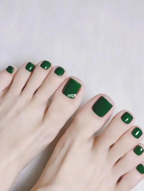 绿色脚指甲也超显白