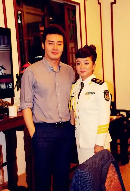 "最帅男高音"张英席:事业低谷时多次想转行,儿女是他的软肋_蔡月琴