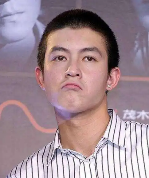 第1位就是陈冠希.