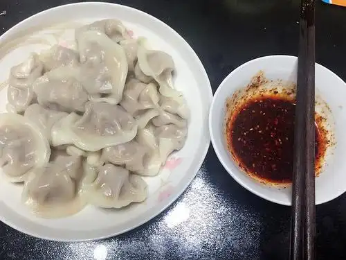 今天冬至,一个人吃饺子,猜猜碗里有几只?