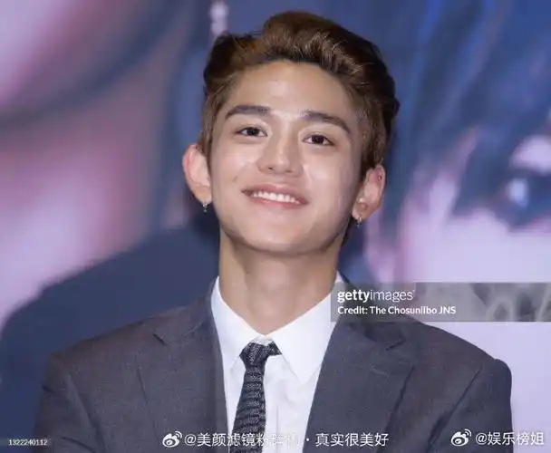 黄旭熙g社生图#黄旭熙solo出道曲出来了,来看看黄旭熙g社生图,lucas