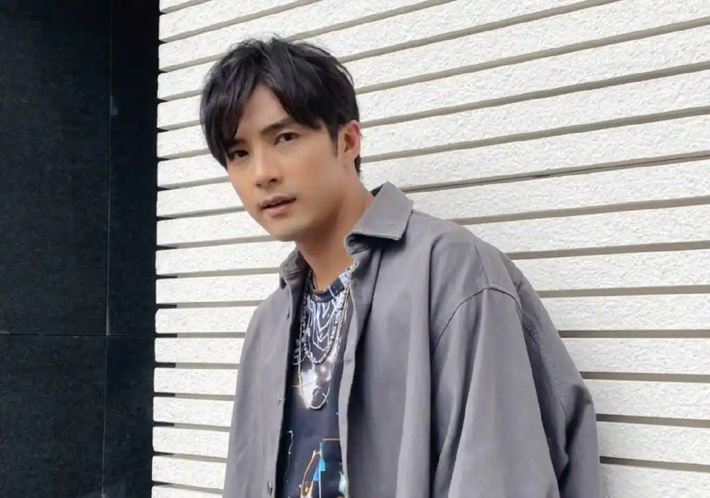 贺军翔发文为不当言论道歉:男女本来就是平等的