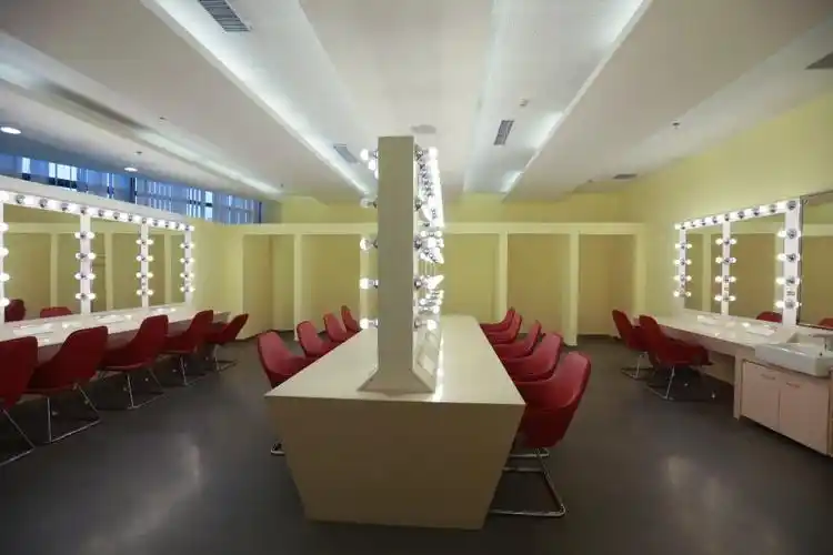 环境优雅的胶东剧院化妆间