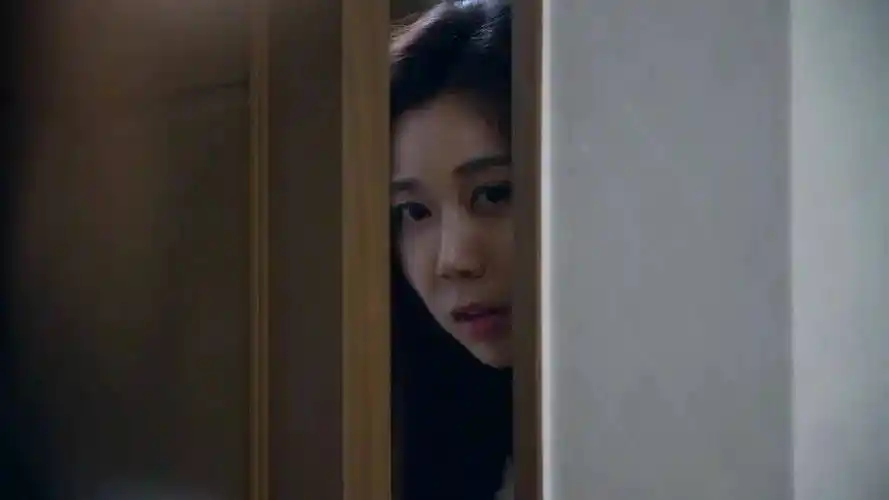 尺度伦理电影《妈妈的朋友2》影评:用青春和欲望探索禁忌爱情_影片