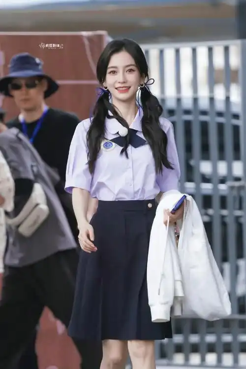 杨颖双马尾校服造型##杨颖泰国校服造型