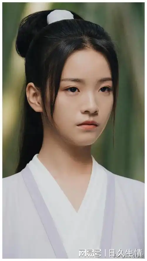 之后李庚希还出演了多部影视剧,比如《二十不惑》