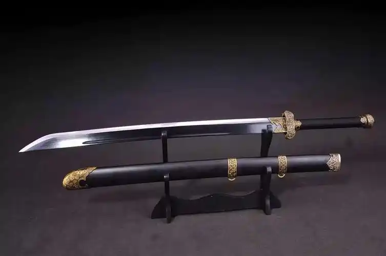 盗墓笔记中闷油瓶的黑金古刀的长度和重量是多少