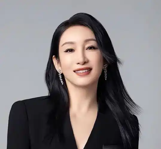 演员唐静:与王新军离婚后,独自陪儿子长大,如今的选择令人泪目_秦海璐