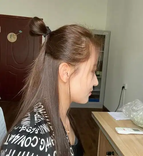 40岁女人别扎低马尾了,又村又土!看这几种扎发,气质还好看!