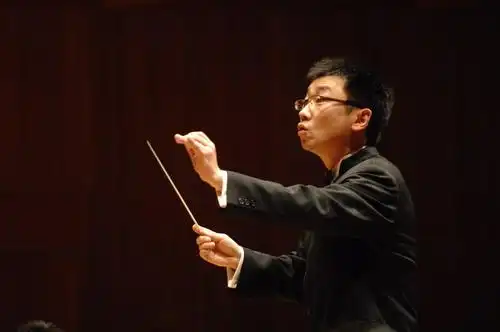 中国交响乐之春-中国交响乐团首席指挥李心草