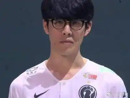 "就是这种自信的笑容,世界赛放开来打shy哥"#theshy