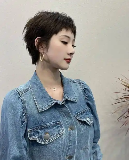 凸显水汪汪的大眼睛,超短发尾纹理效果,仙气十足,帅气十足