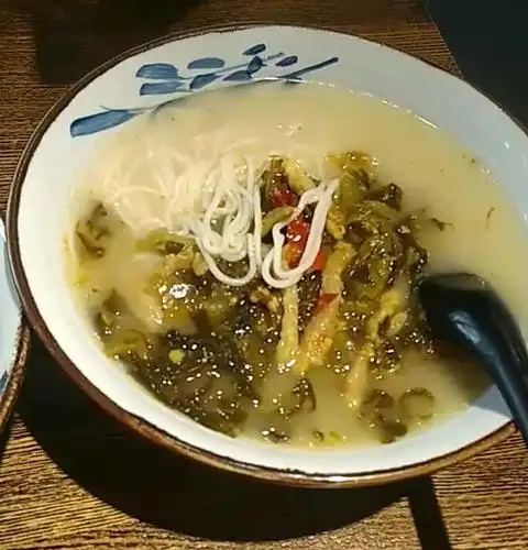 推荐:老坛酸菜肉丝面