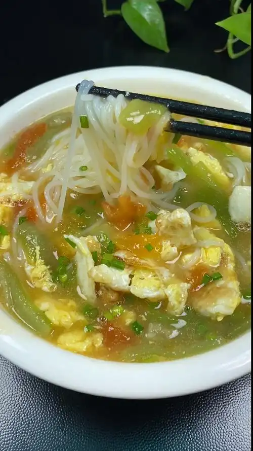 丝瓜鸡蛋米粉的做法