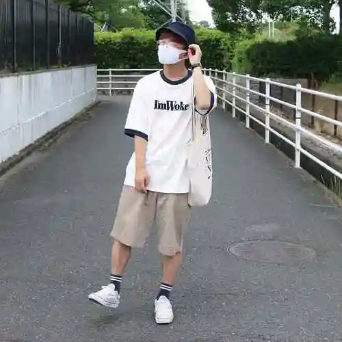 一,t恤的不同搭配,打造精致的潮男范儿