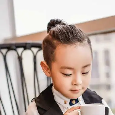 男宝宝创意剃头发型图片 男童创意发型图片