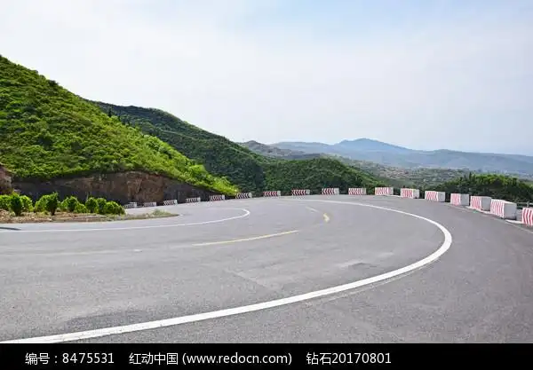 急转弯的公路